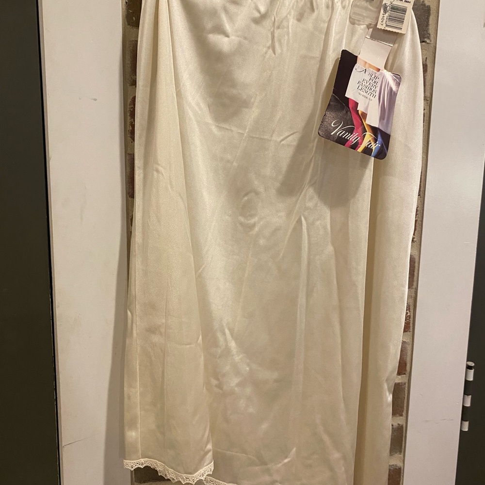 Vintage Vanity Fair Cream Slip